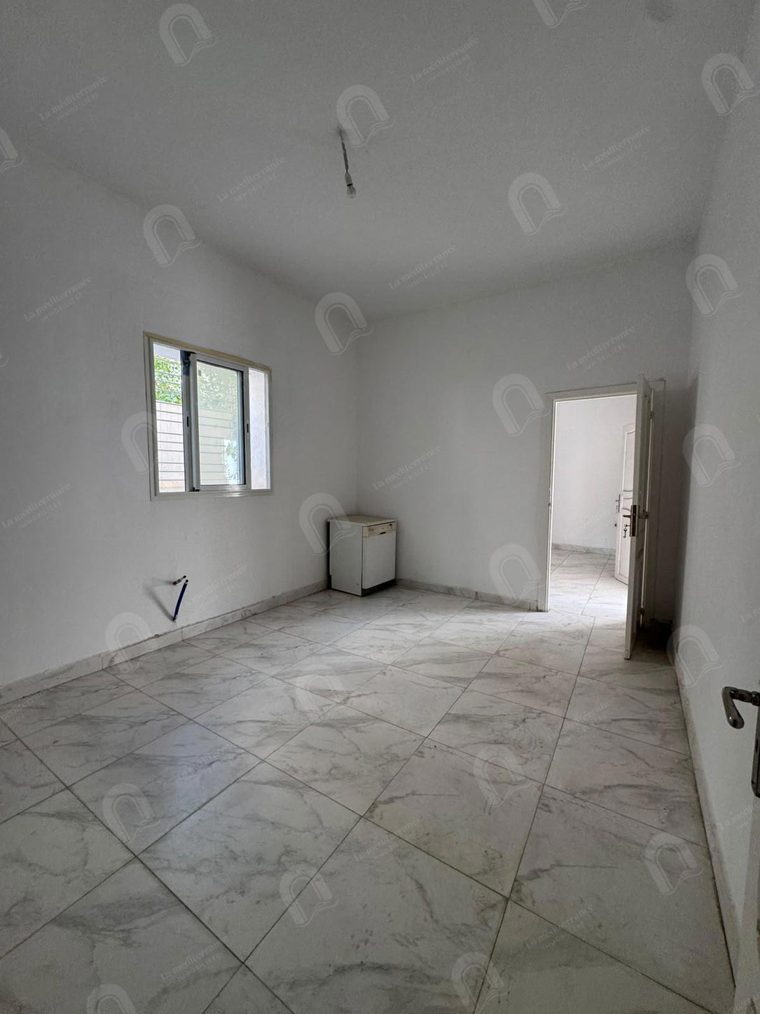 A louer un étage de villa S+3 à 20 mars