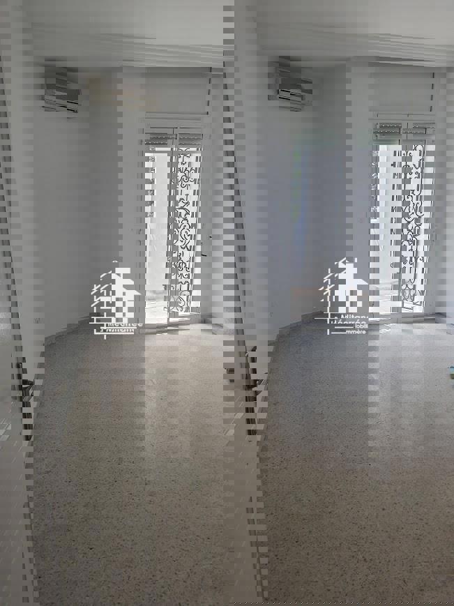 Un Duplex S+3 dans une résidence à jardins de l'Aouina