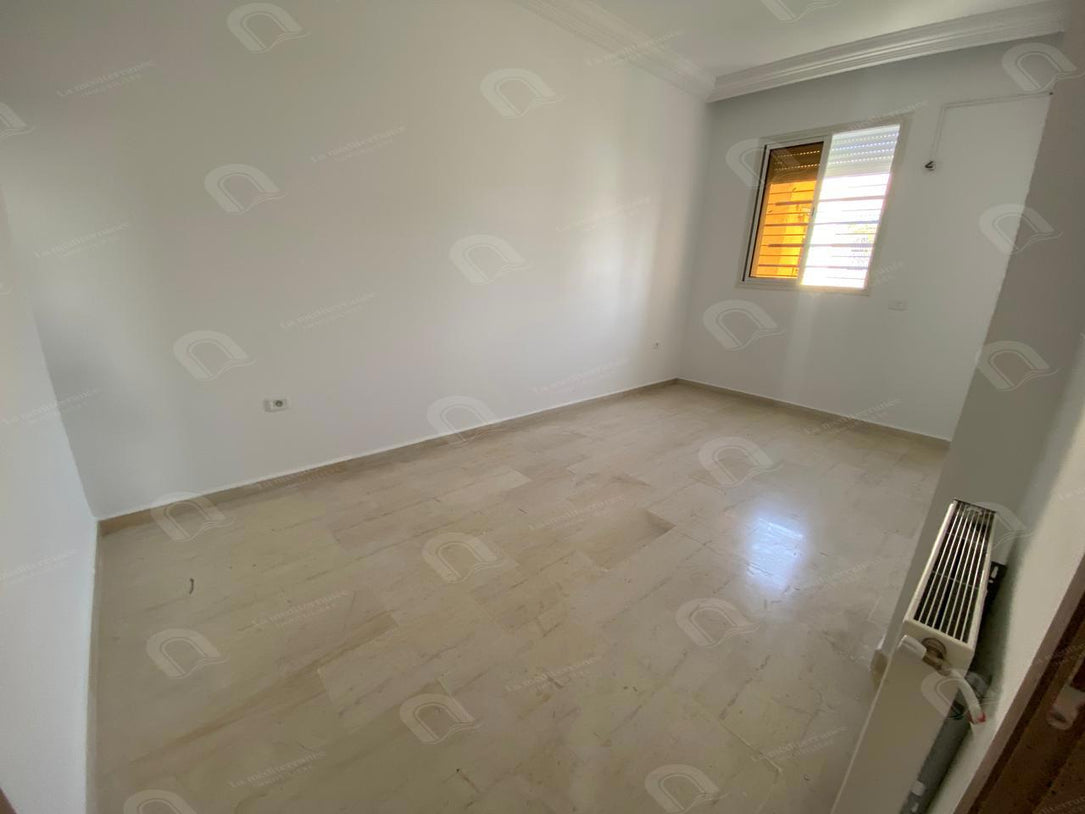A louer appartement s2 hst à Khaznadar