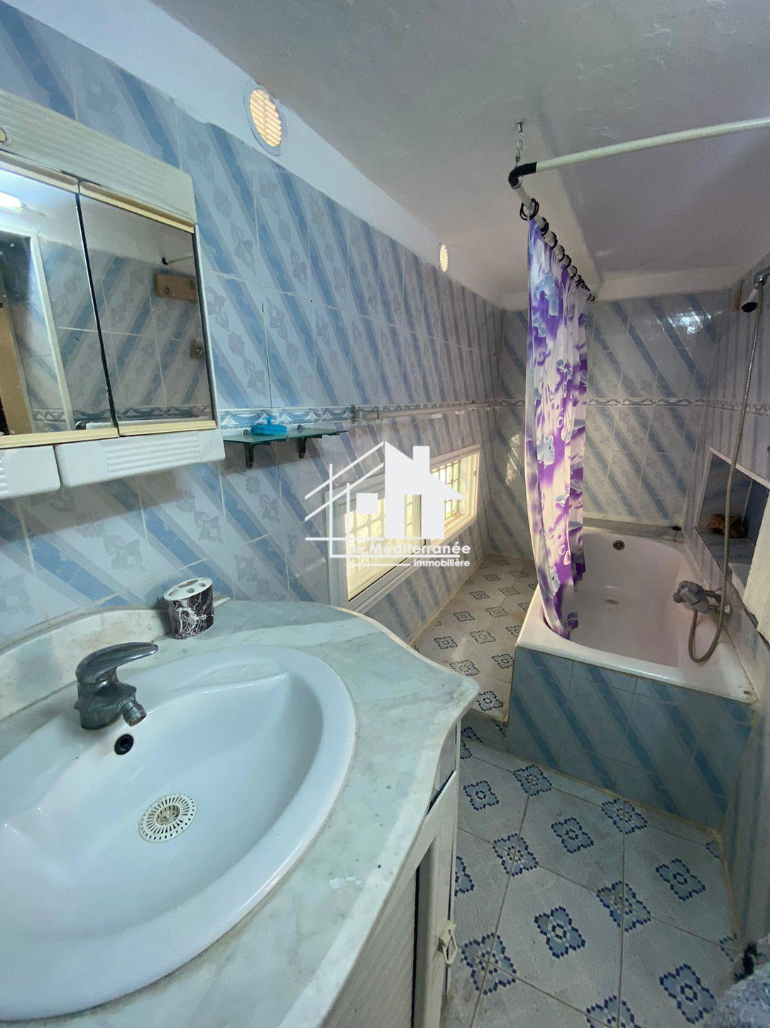 a louer étage de villa S+1 meublé à saidia