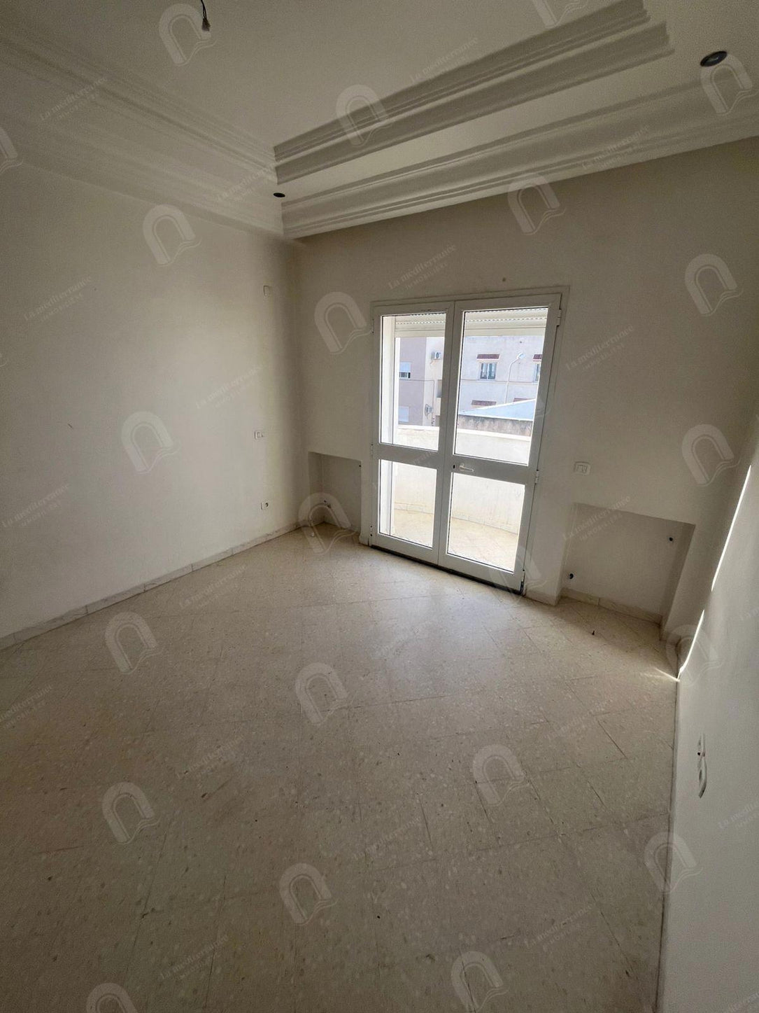 A louer étage de villa s+3 20 mars le bardo