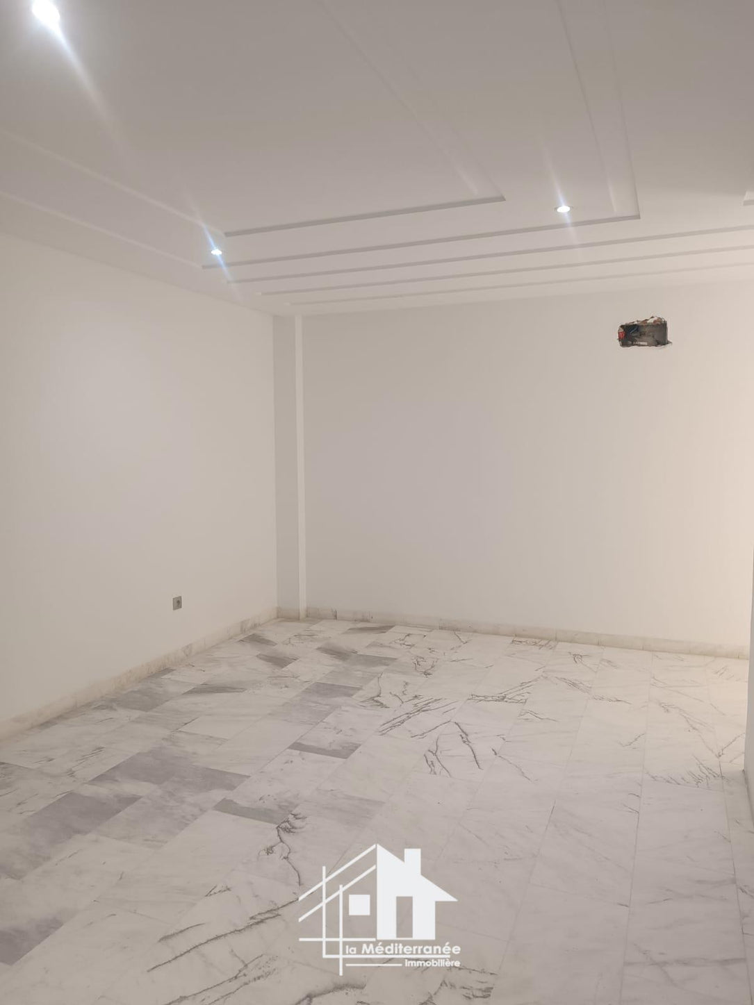 A louer appartement S+2 à la Soukra