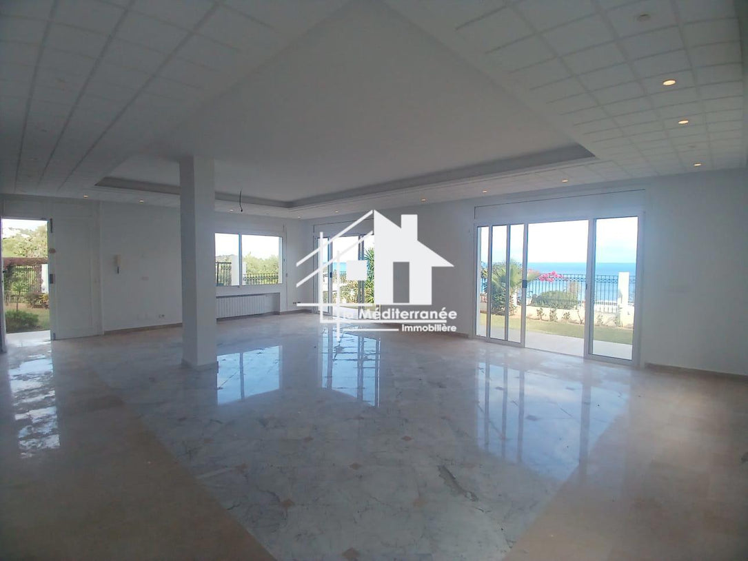 A louer Villa S+5 à la Marsa