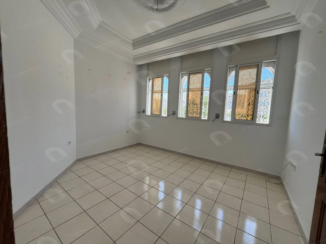 A louer étage de villa s+2 à Jardin de Carthage