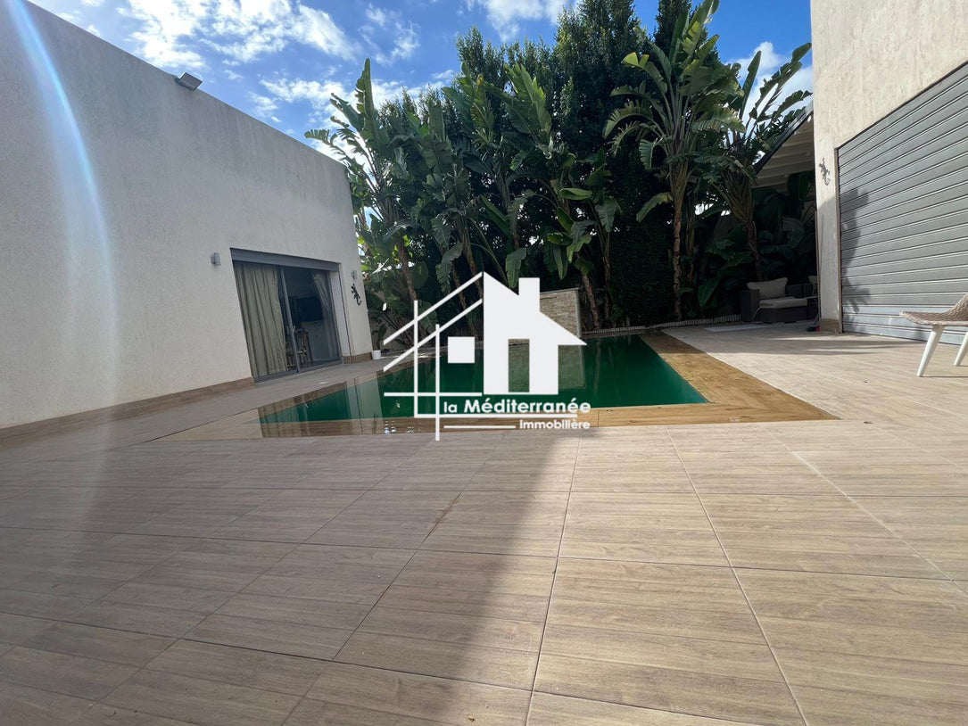 A louer une luxueuse villa plain pied avec piscine