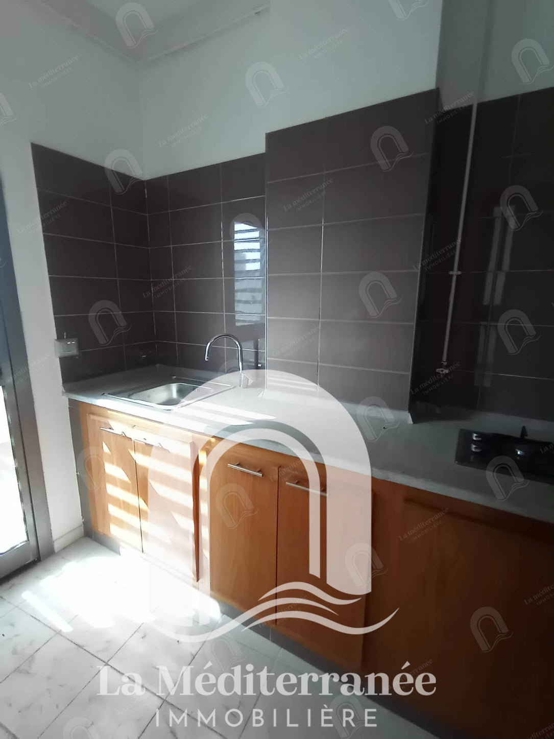 Dépôt zone megrine saint Gobin