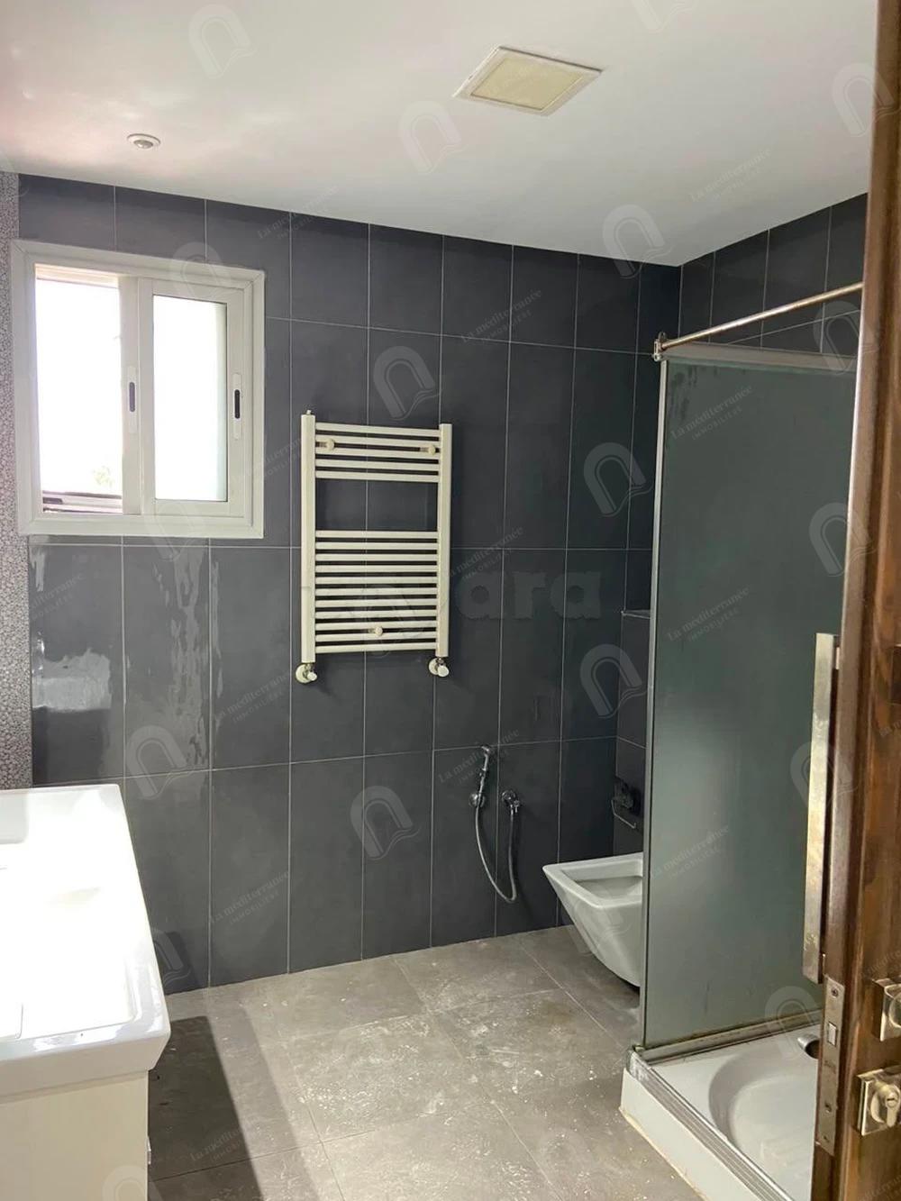 A louer un appartement s+3 à manar 2