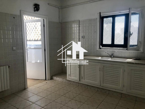 A louer appartement s+4 à Riadh andalous