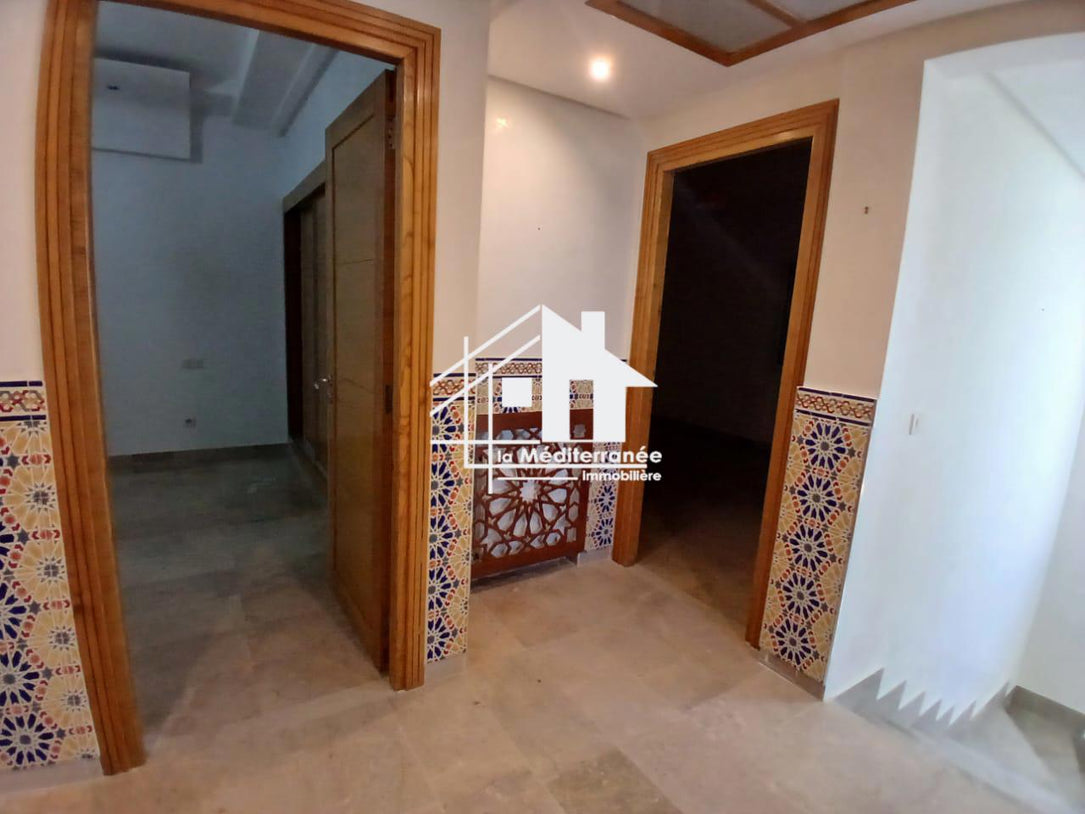 A louer triplex aux jardin de carthage
