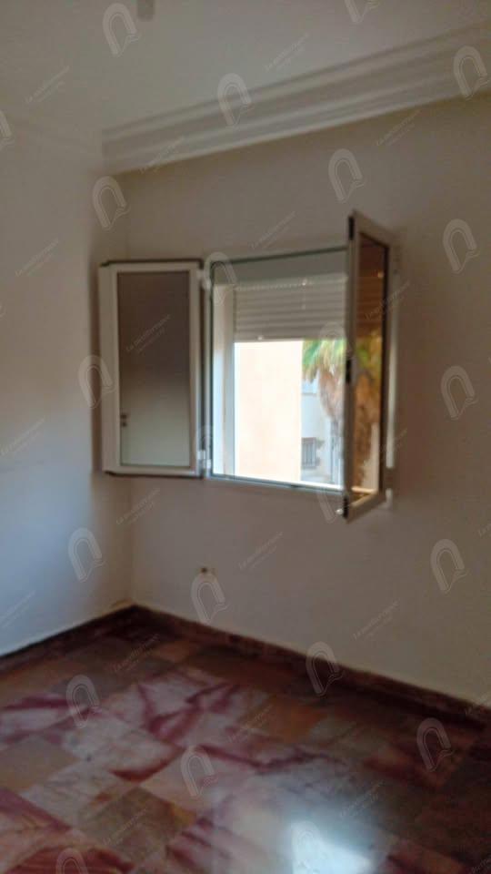 A louer un appartement S+2 situé au 2éme étage à manouba  cité ben younes
