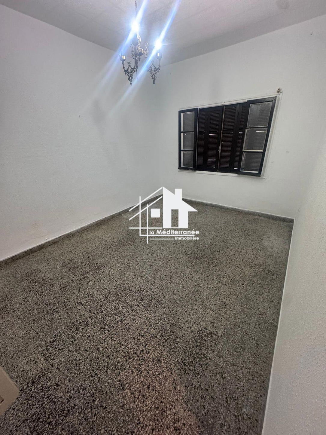 A louer étage de villa S+3 situé au RDC au bardo cité fatouma