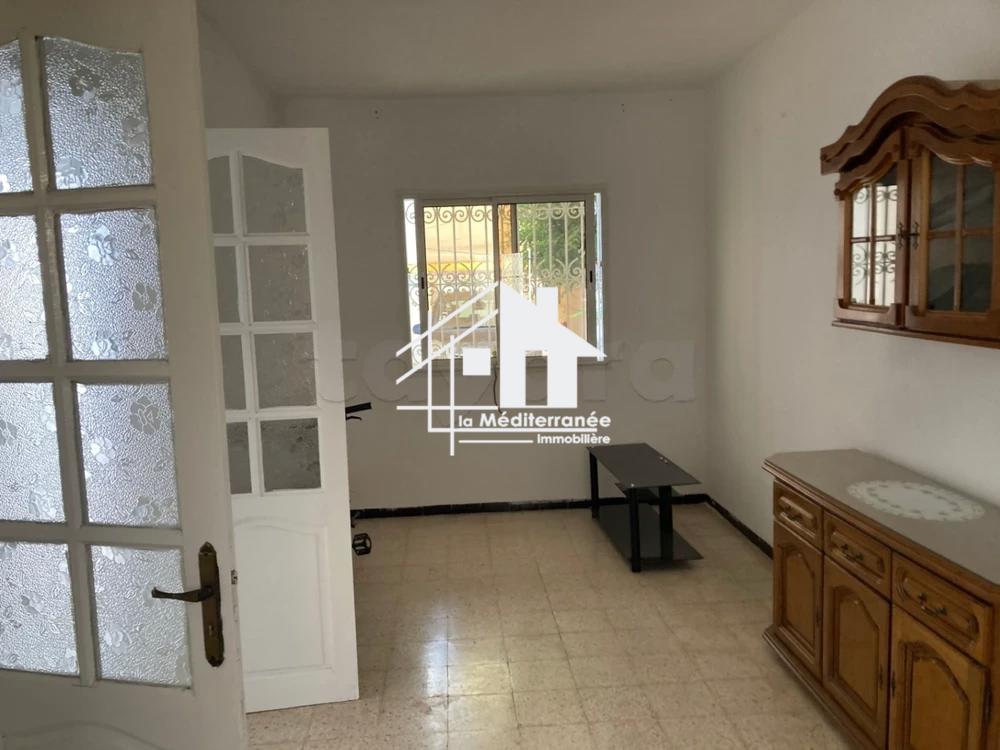 A louer un étage de villa S+1 au Bardo 2
