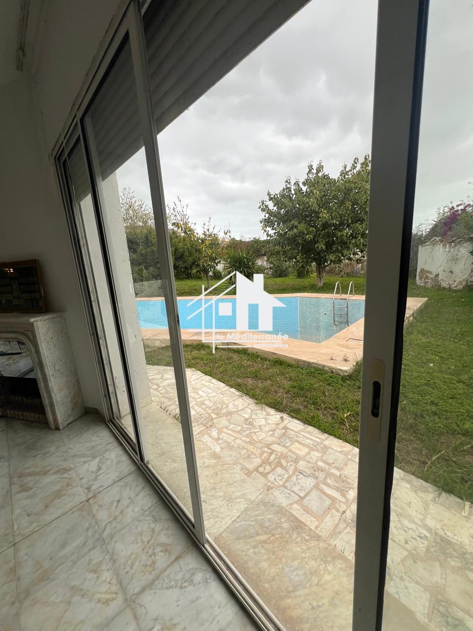 A louer Villa S6 avec piscine