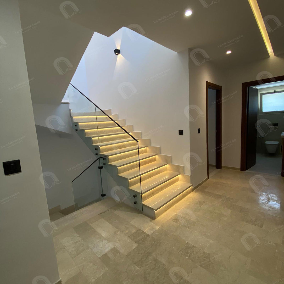 A vendre une villa neuve avec piscine à chotrana 3