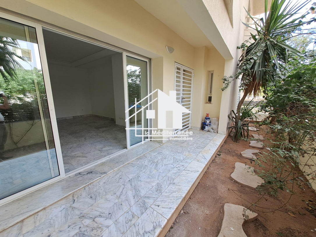 A louer appartement S+3 au Lac 2