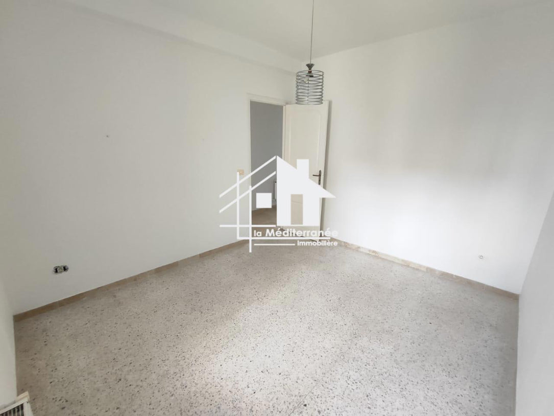 A vendre S+3 a la Cité Wahat