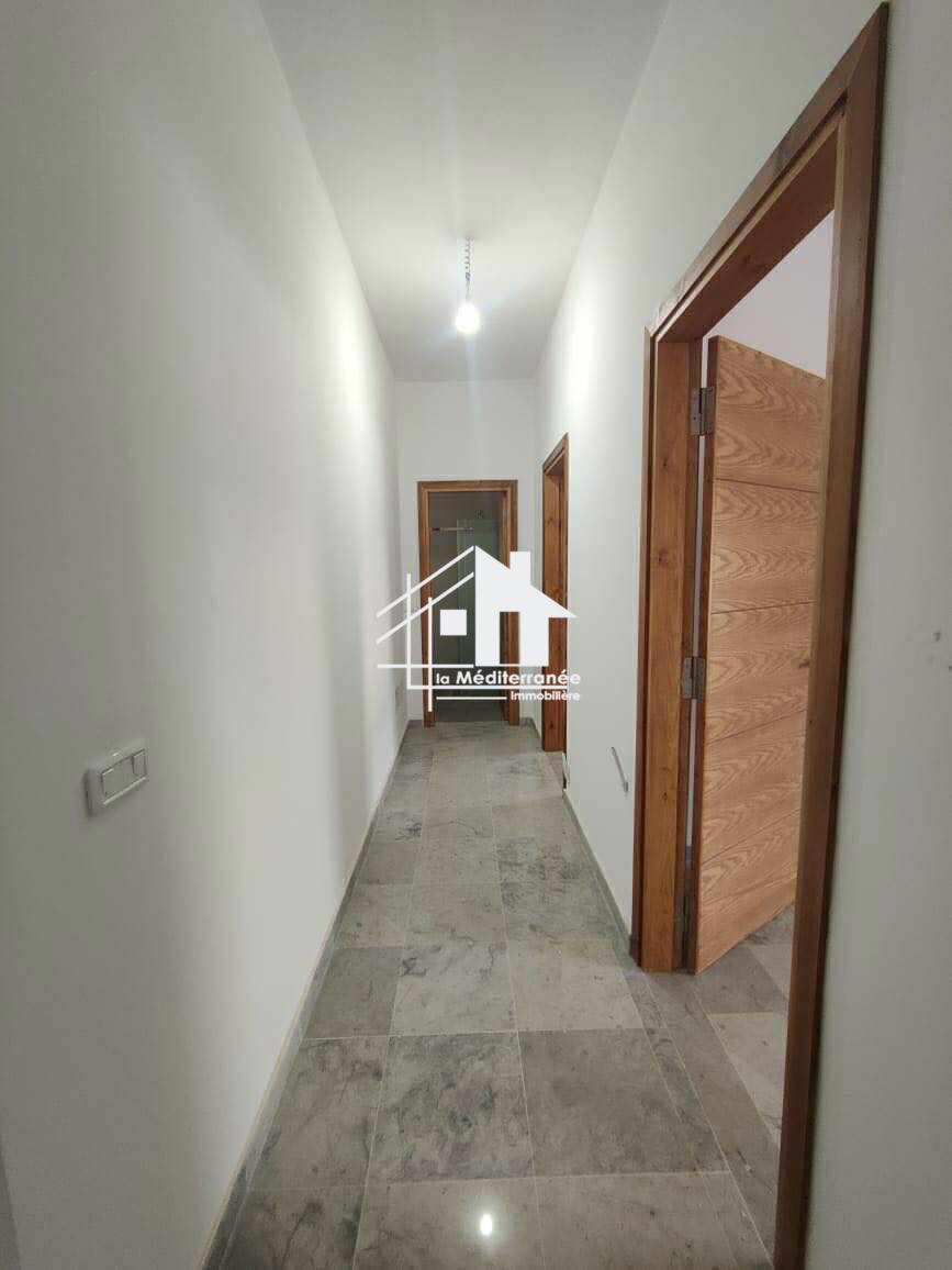 A louer une maison s2 à Hammam chatt