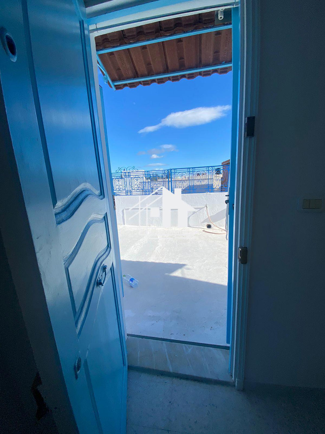 A louer étage de villa S+1 à ksar said pour filles