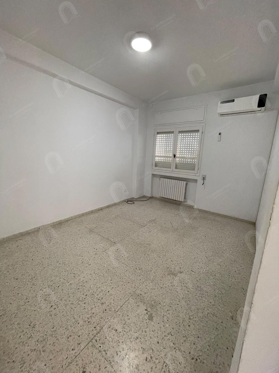 À louer  Appartement S+3 à Cité Ennasr 2