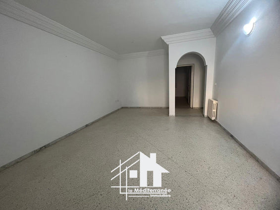 A louer Villa S+3 avec jardin à Khaznadar