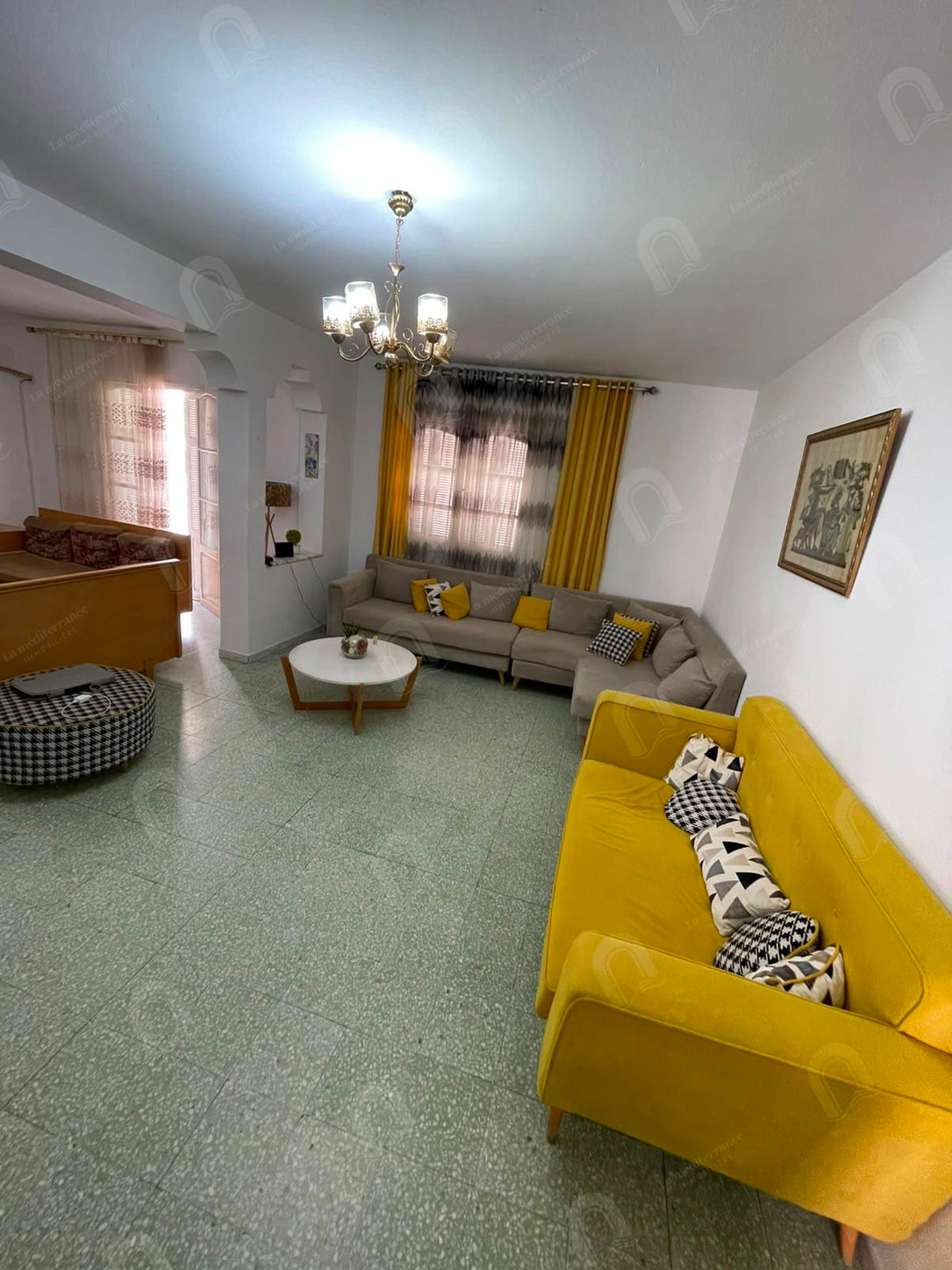 A vendre étage de villa 2S+2 Hst au bardo hedi haker