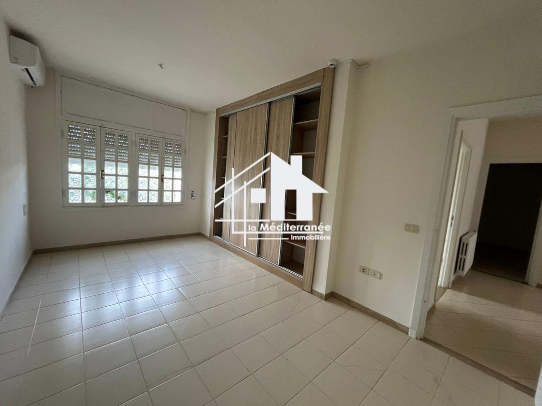 A louer duplex s+3 à la Marsa