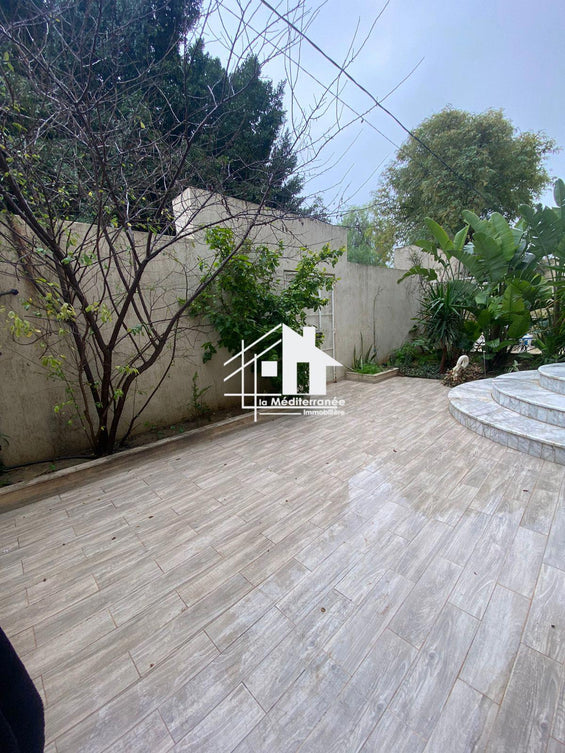 A louer étage de villa S+1 à khaznadar