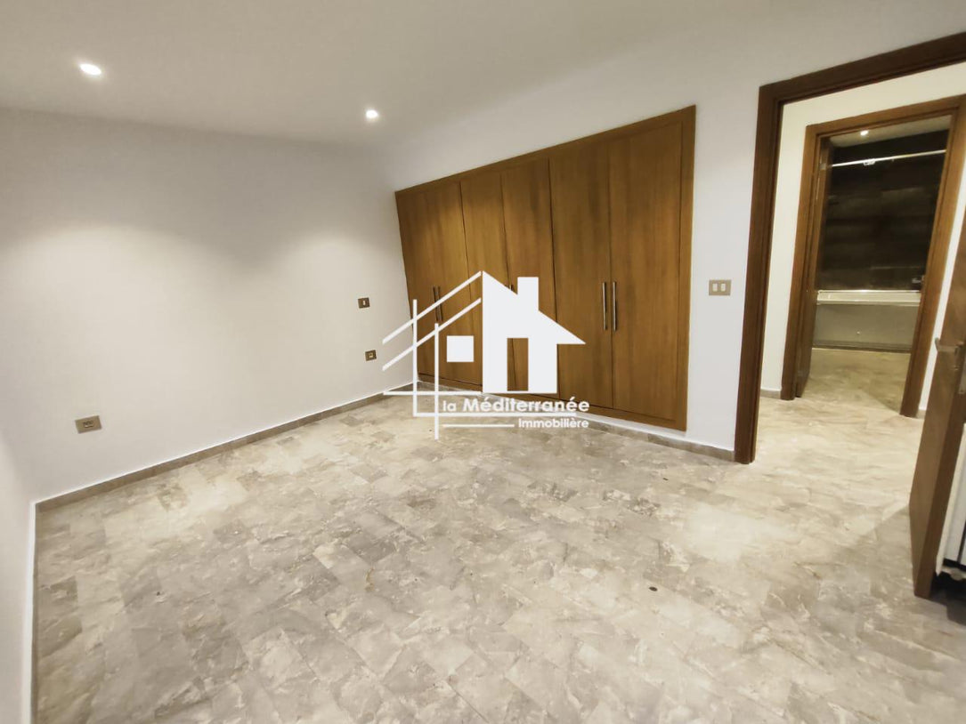 A louer un S+1 de 84 m² à la soukra closerie