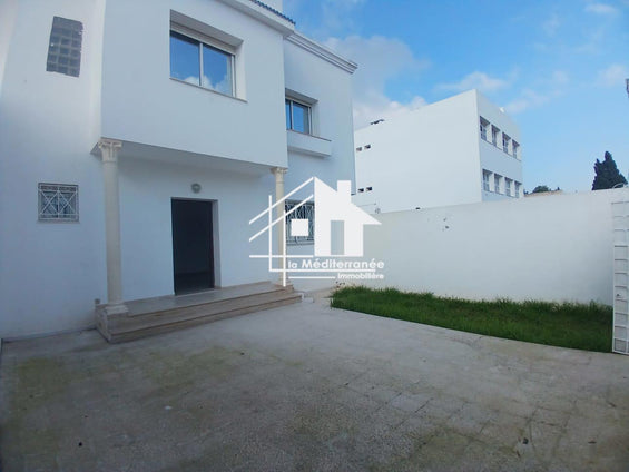 A louer duplex s+3 à la Marsa