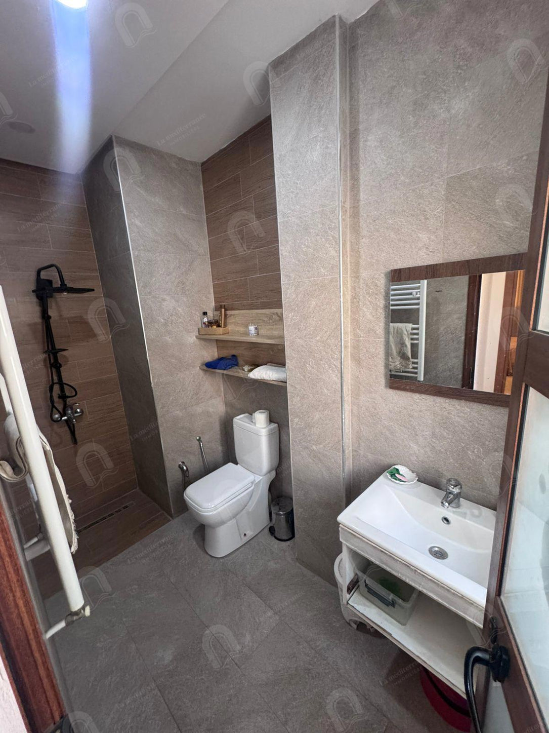 A louer un appartement S+3 hst meublé à denden