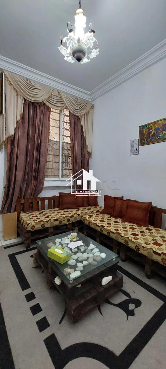 A louer appartement S+1 meublé à place Barcelone, Tunis