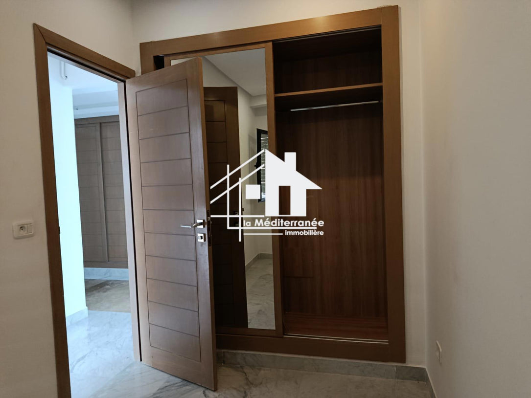 Un Appartement S+4 au jardins de Carthage