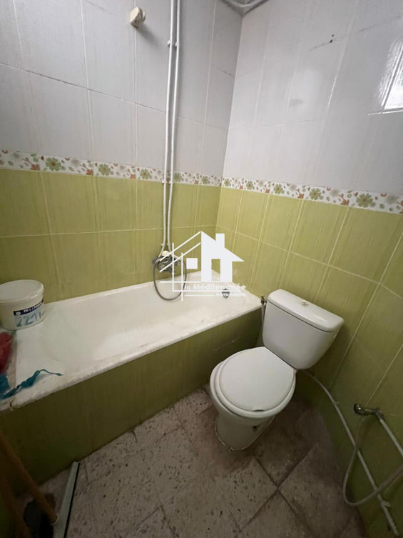 A louer étage de villa  meublé S+3 au khaznadar