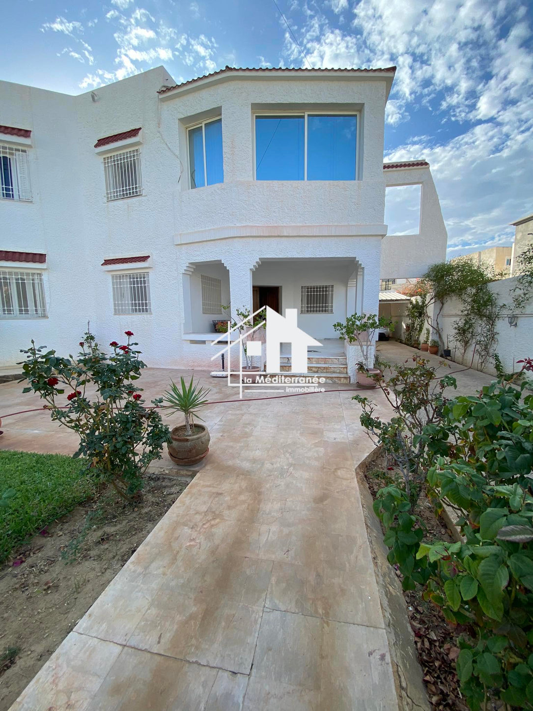 A vendre une villa R+1 à Hammam chat