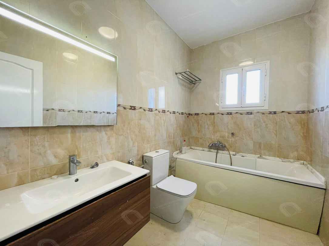 À louer Etage de villa au rdc à Jardin de l'Aouina