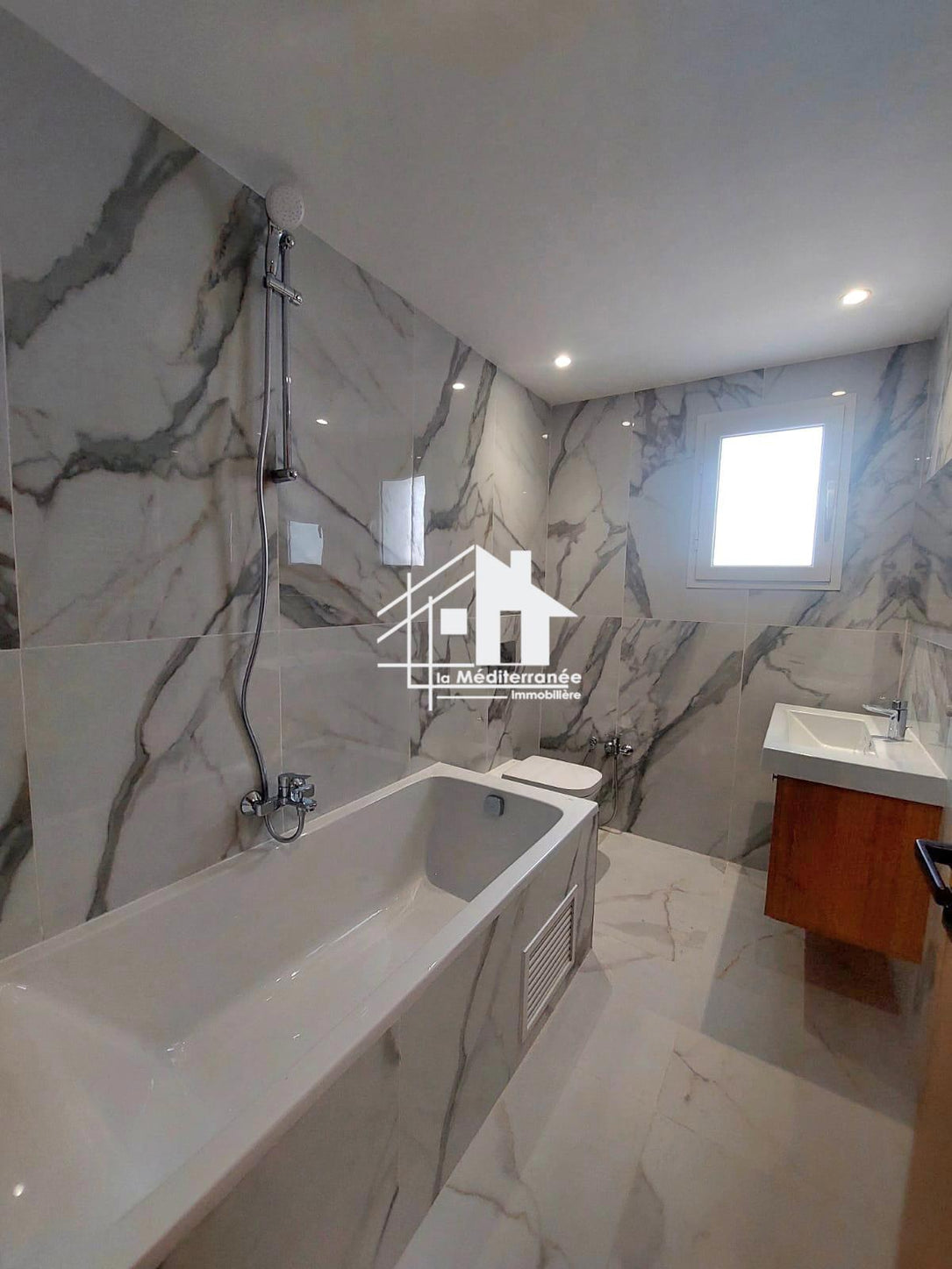 A louer S2 avec jardin à la soukra