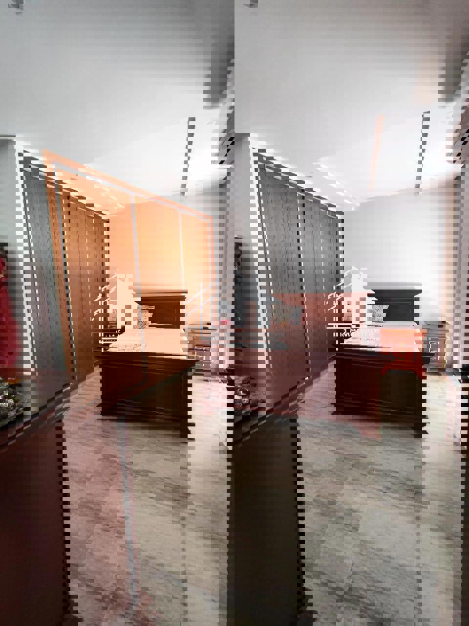 A vendre un s+3 avec terrasse de 30m² à chotrana1