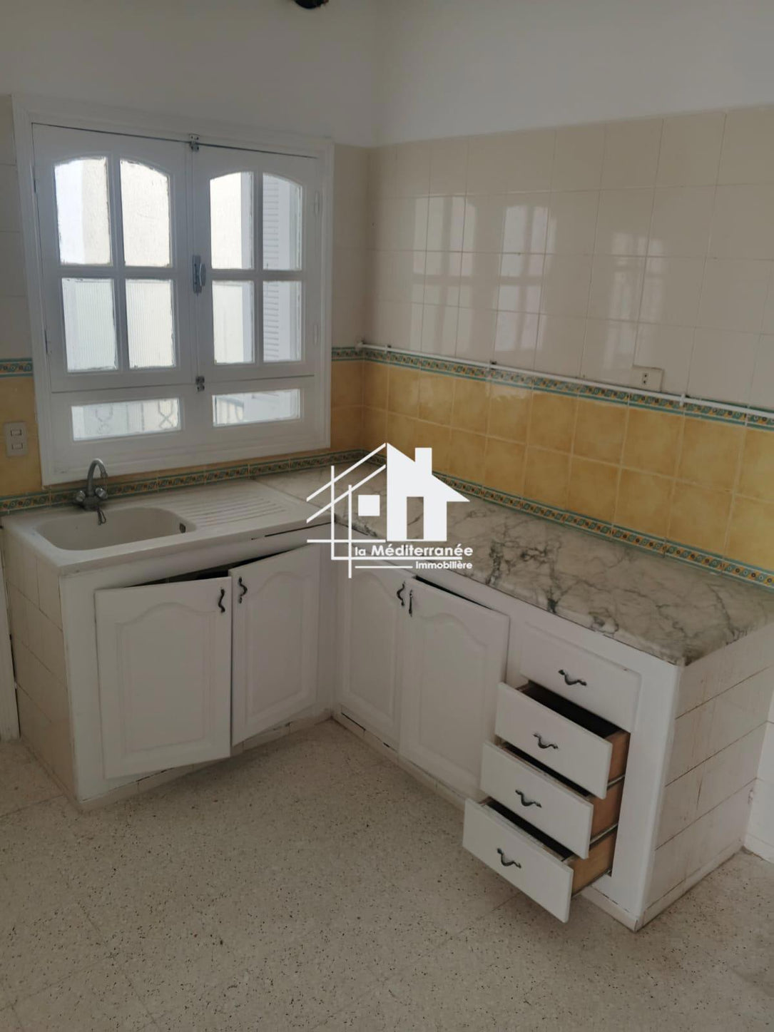 A louer étage de villa S+2 à manouba