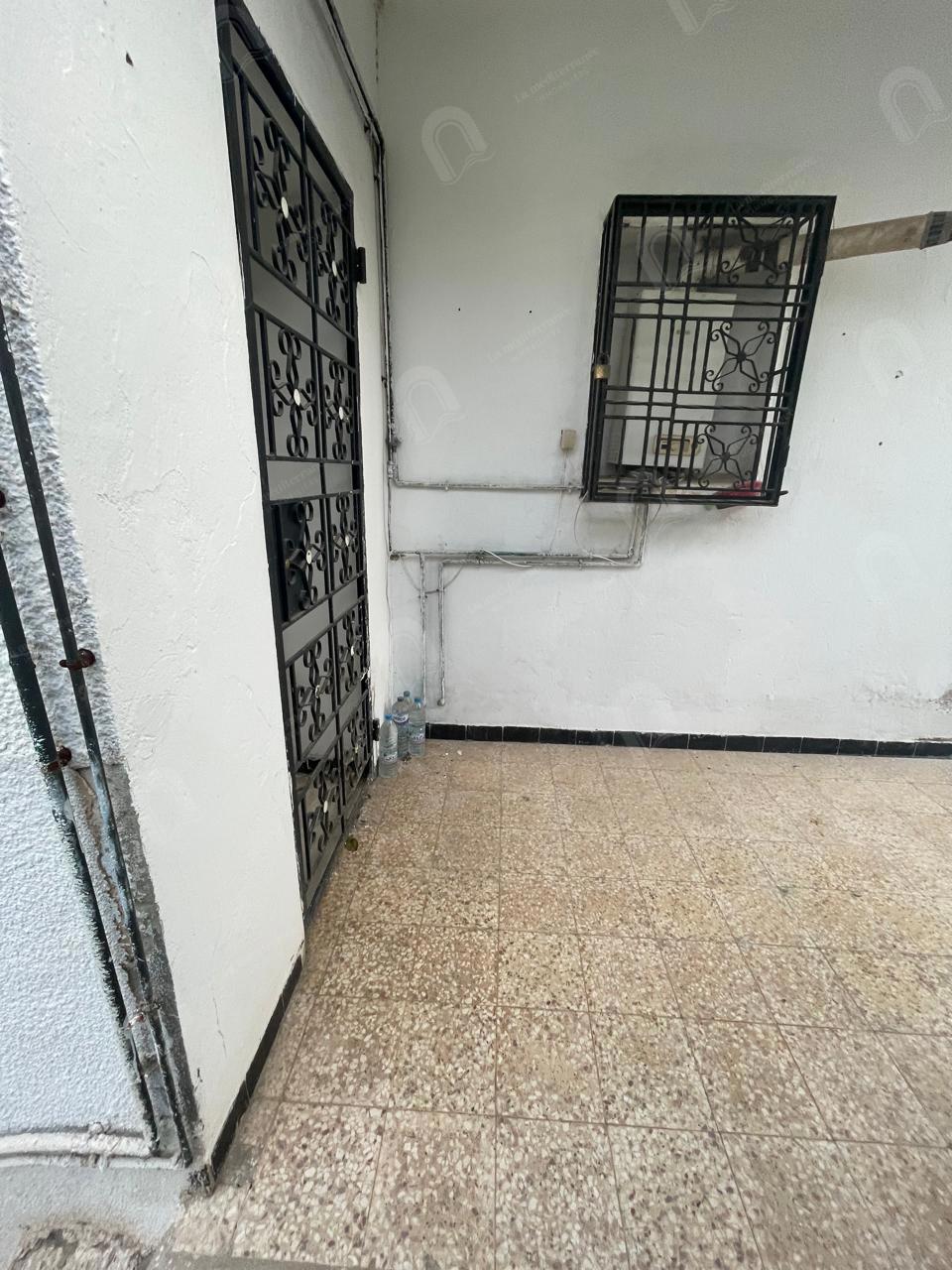 A louer une villa S+4 indépendante au bardo lahneya