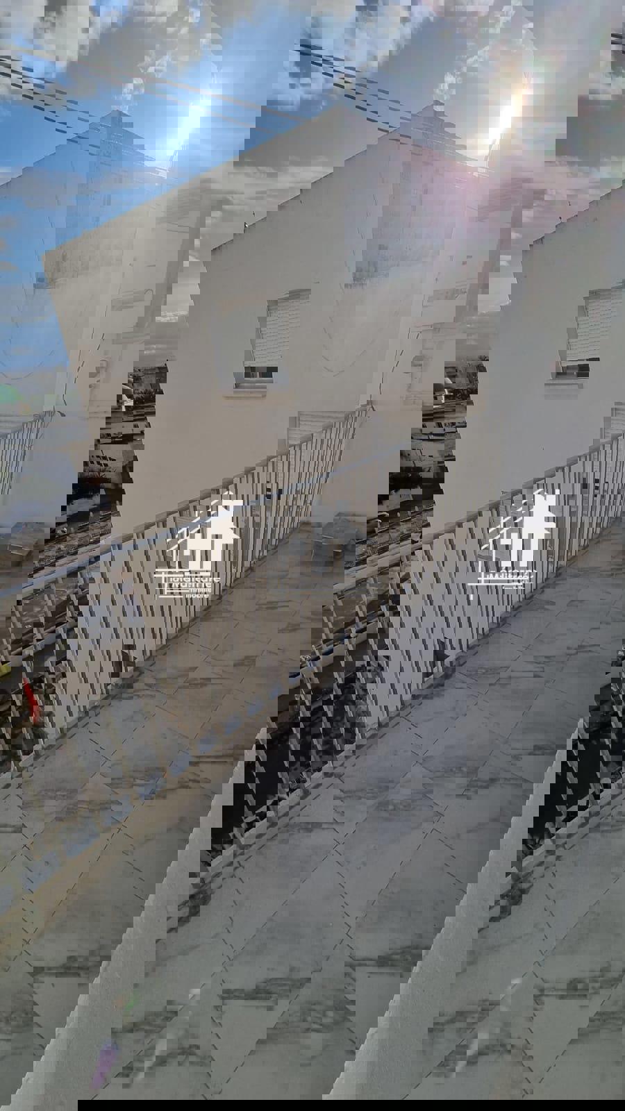 a louer appartement duplex s+3 à khaznadar