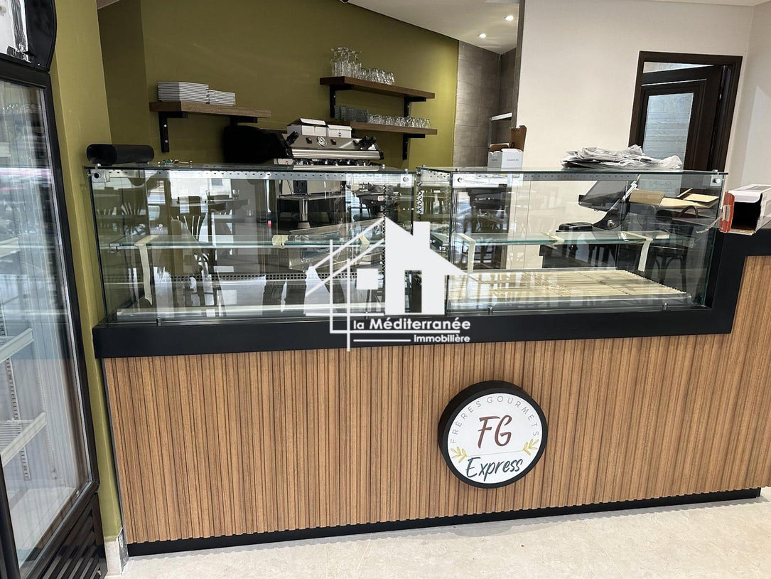 un cafe en vente aux berges du lac 1