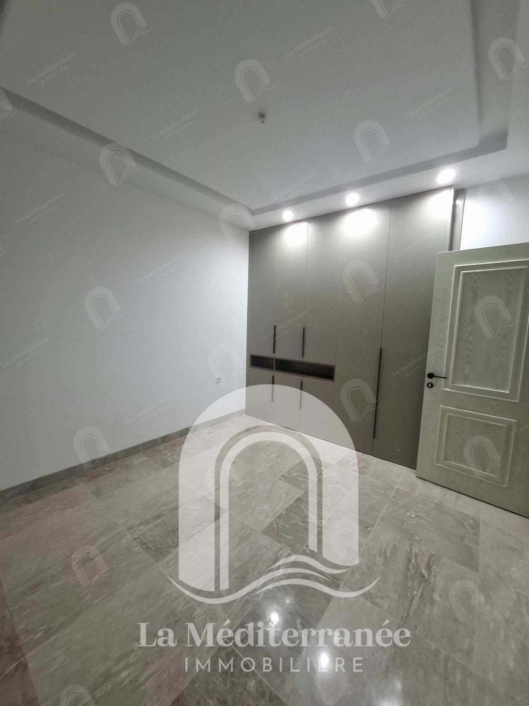 Appartement à Mégrine coteau