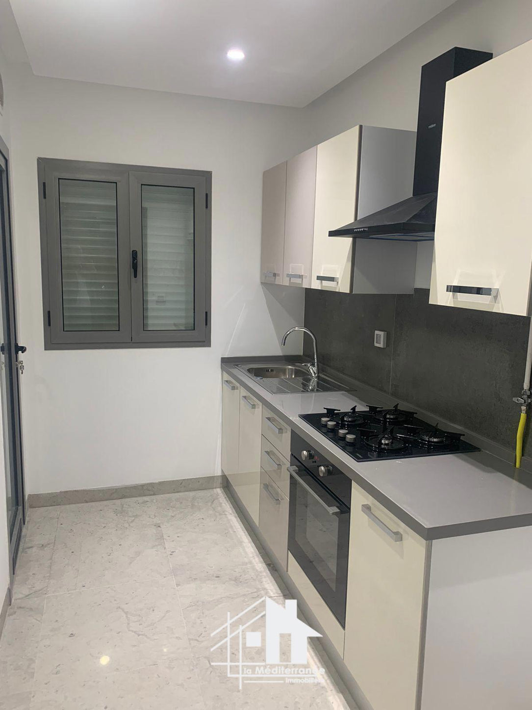 A louer appartement S+1 à Ain Zaghouan