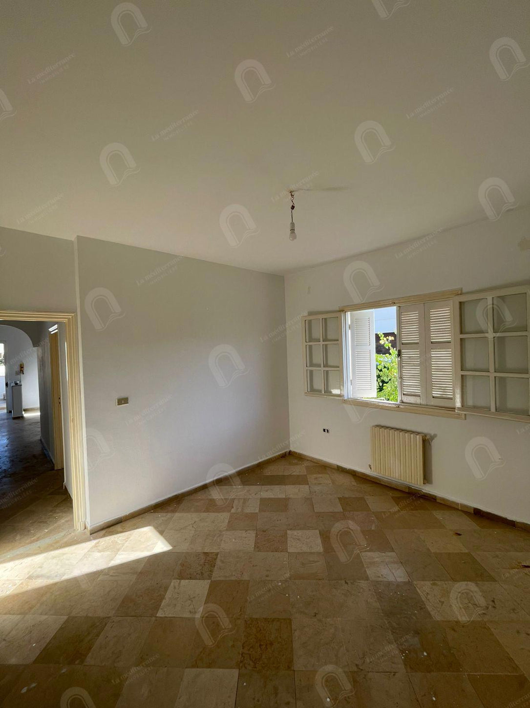 A louer un étage de villa S+3 au 1er étage