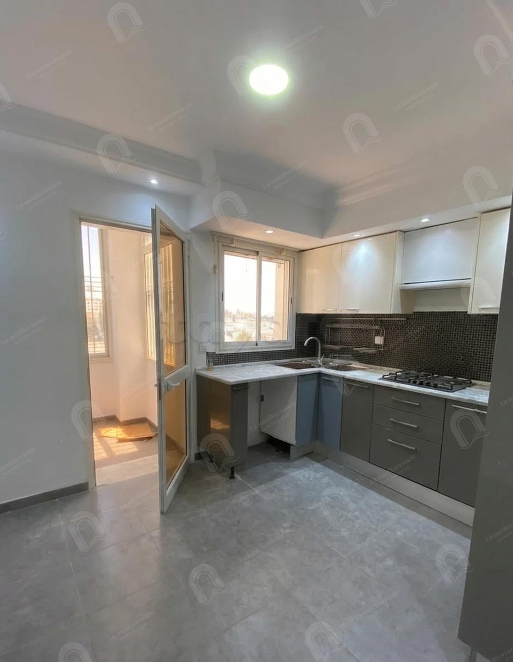 A louer un appartement s+3 à manar 2