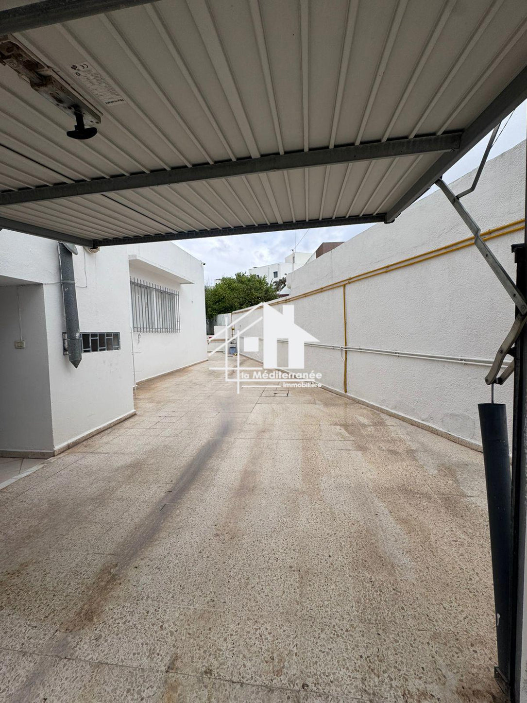 A vendre une villa 2S+5 au bardo