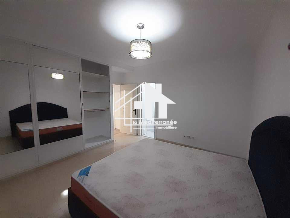 Une villa S+3 à Gammarth