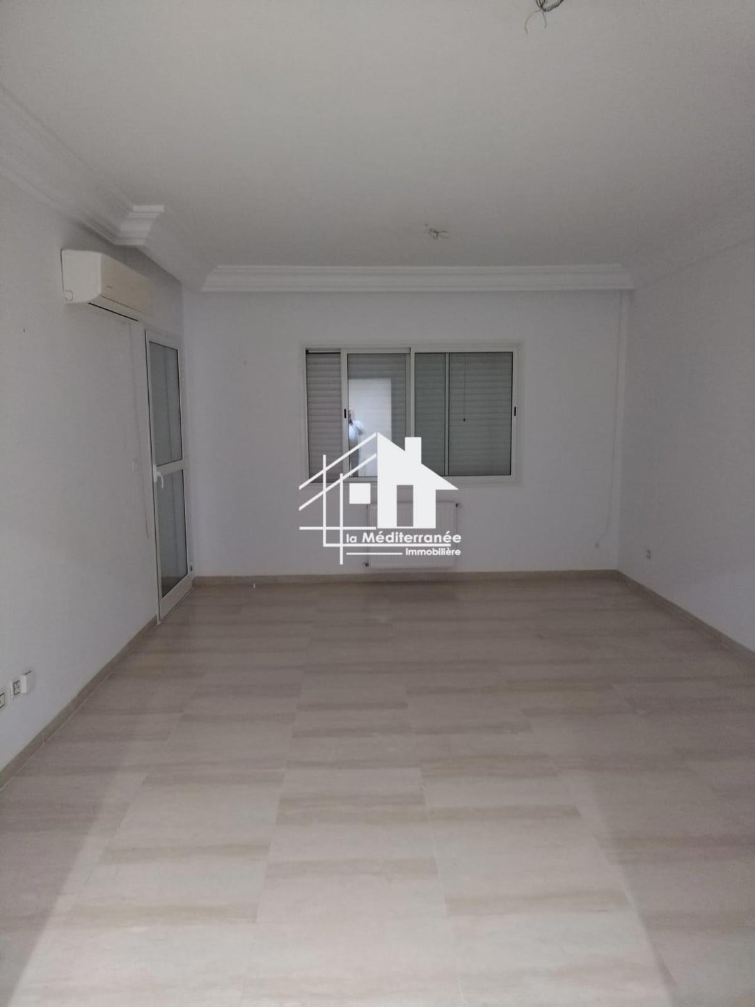 A louer appartement S+3 à Cité Ennasr 2
