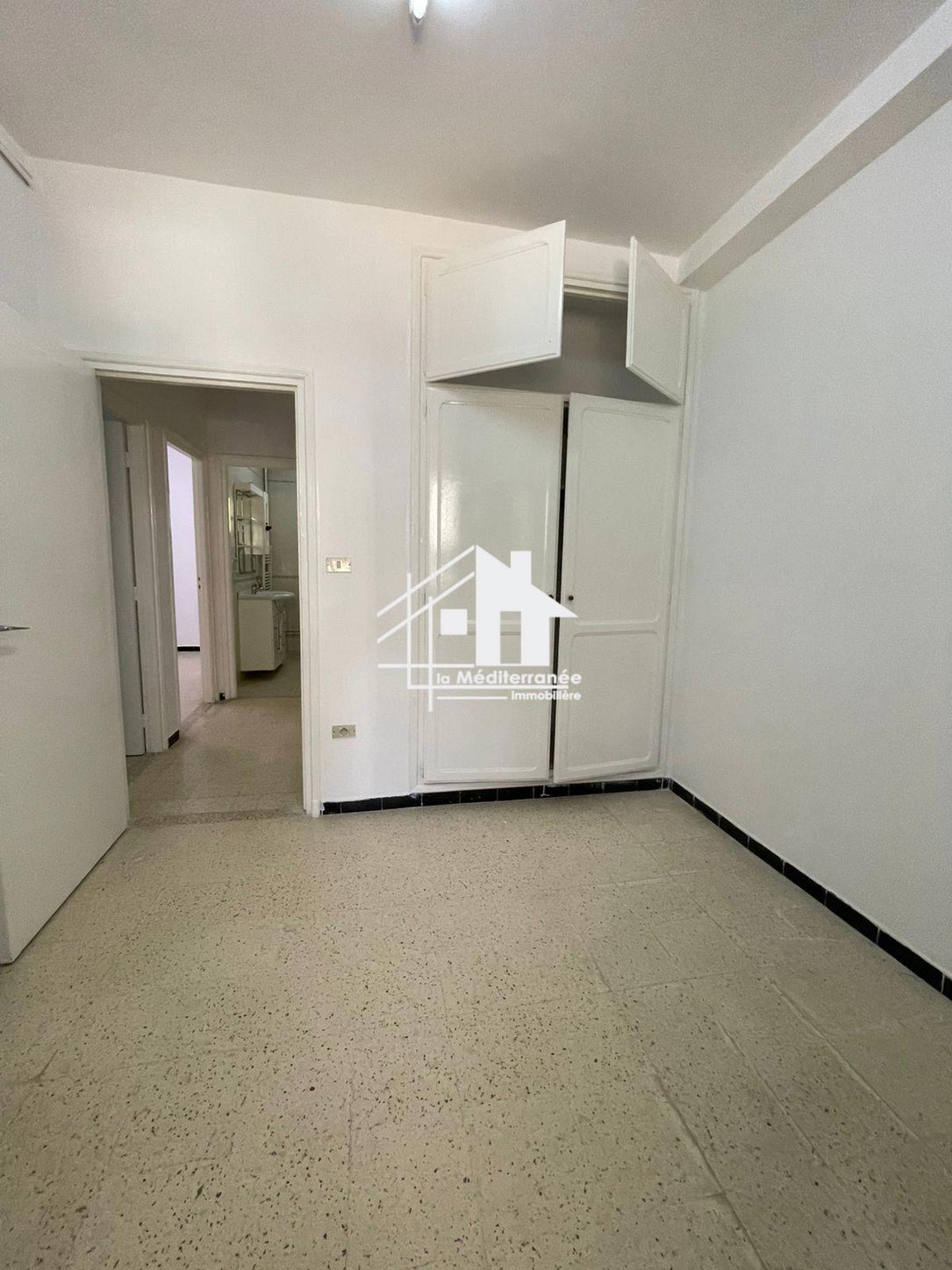 À Vendre – Appartement s+3 en RDC