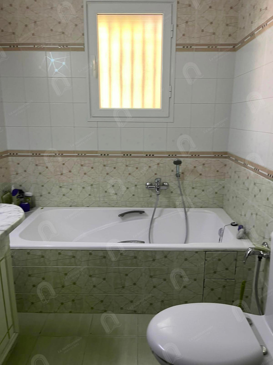 RDC de villa s+4 aux Jardins de Carthage